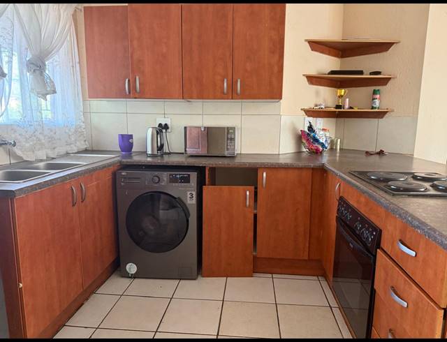 2 BEDROOM APARTMENT FOR SALE IN RUSTENBURG CENTRAL